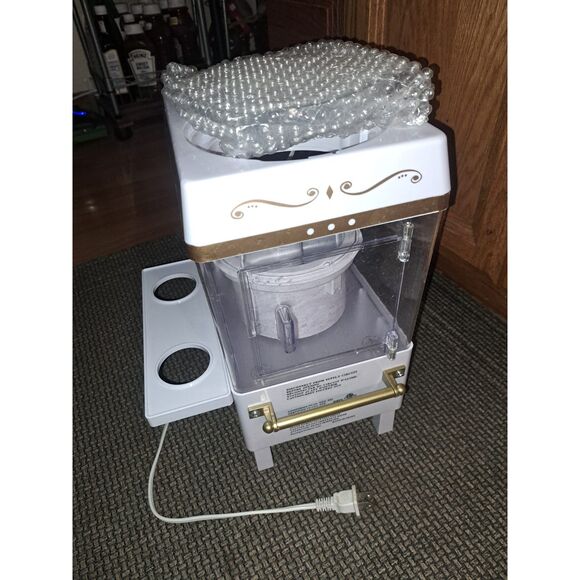 Nostalgia Carnival Snow Cone Retro Slushie Machine Makes 20 Icy Treats - Picture 8 of 8